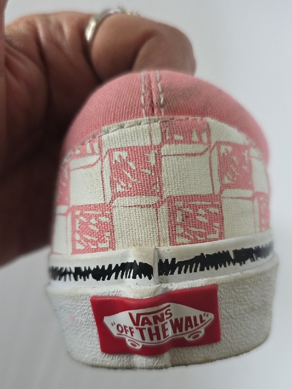 VANS OFF THE WALL Size (5) Pink Checkerboard Classic Slip-On Shoe - Picture 8 of 11